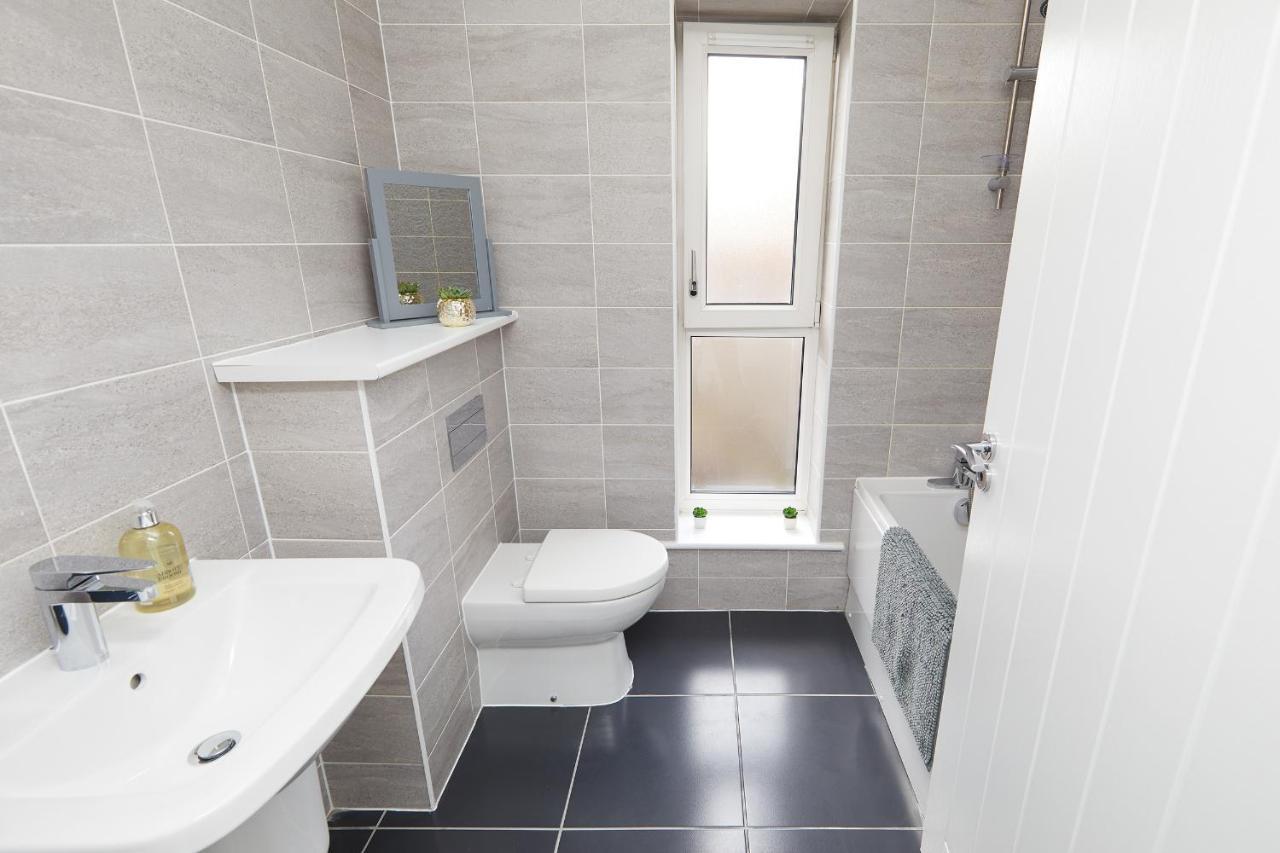 City Centre - Train Station Roof Terrace House 3 Bed Holiday home