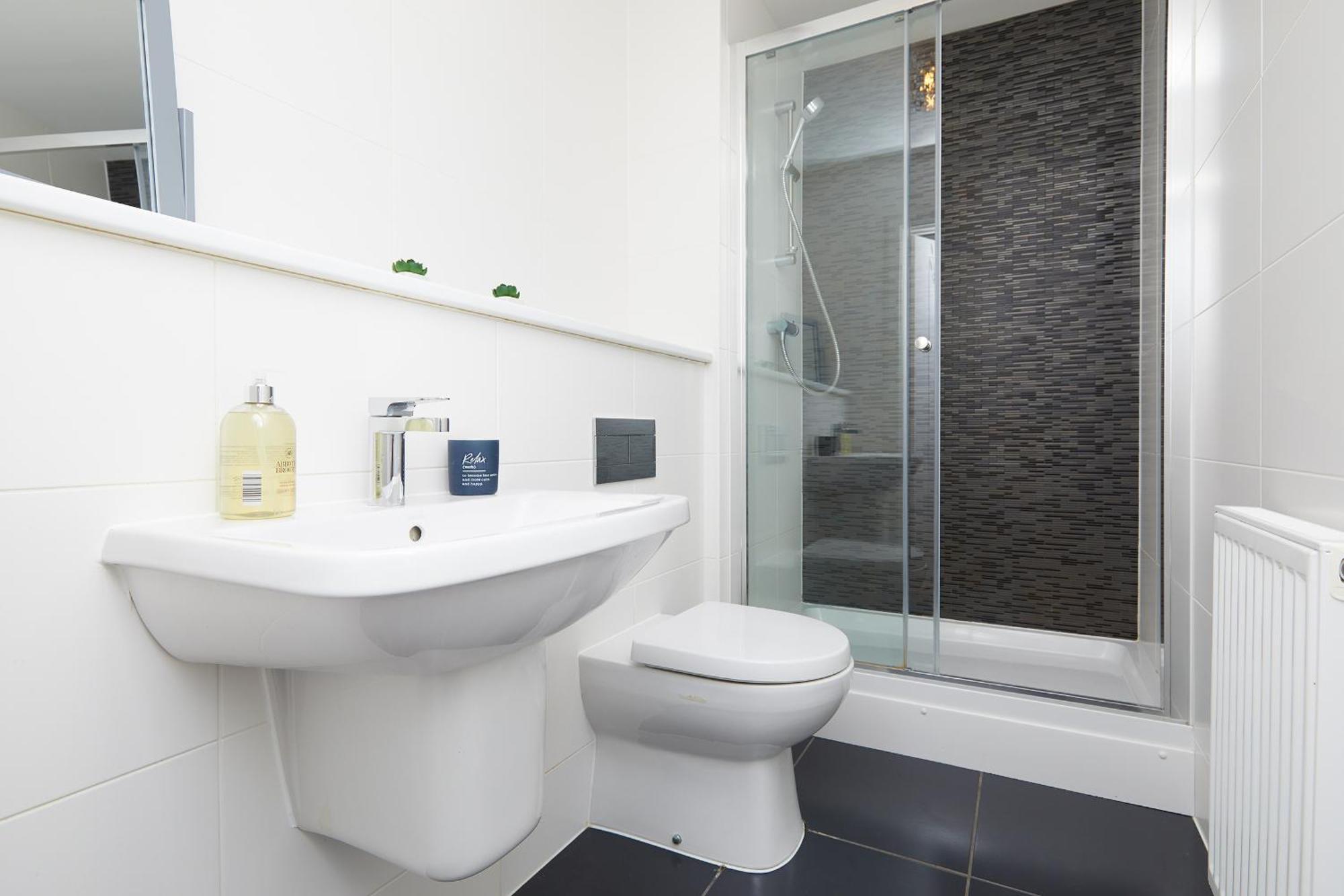 City Centre - Train Station Roof Terrace House 3 Bed Holiday home