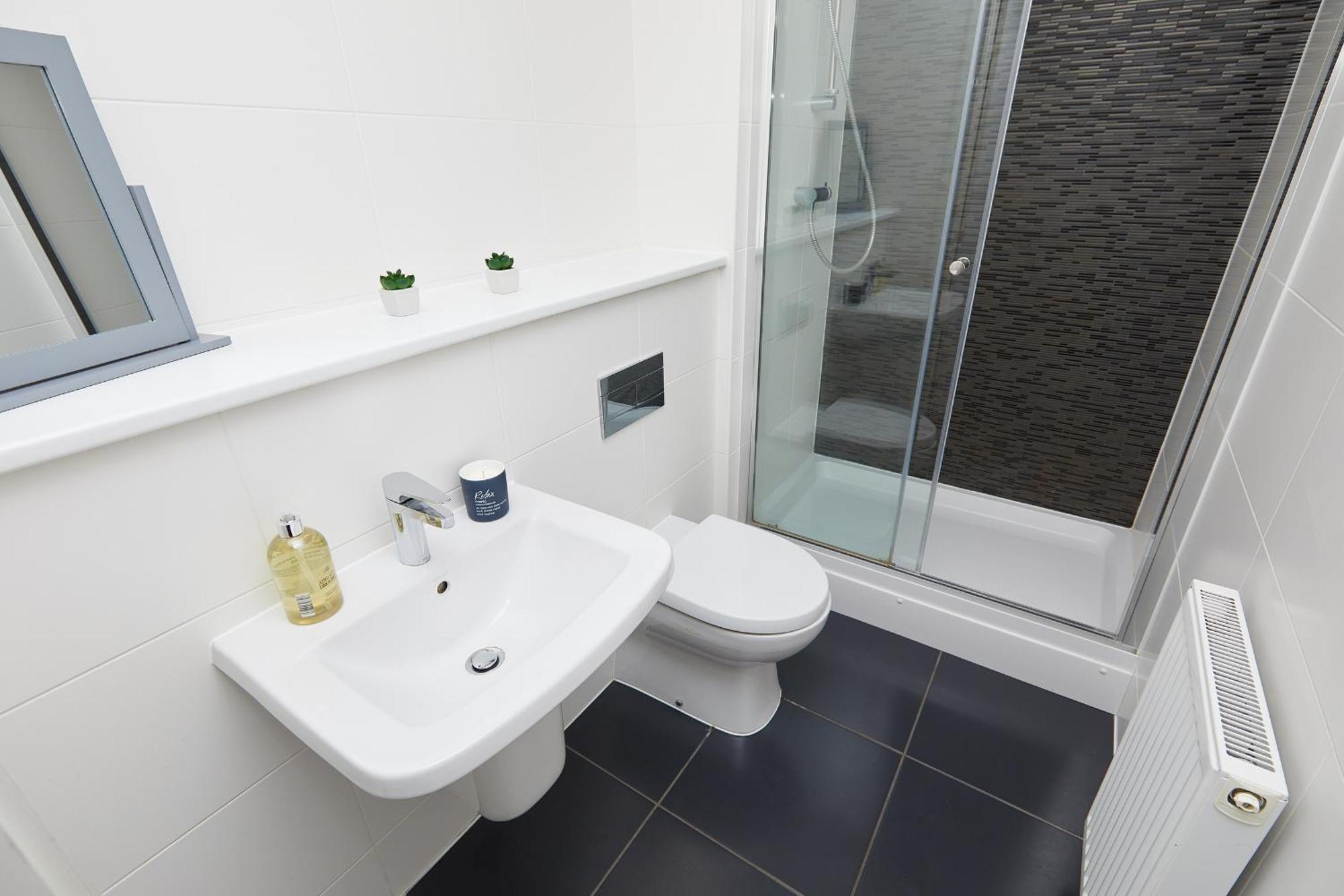 City Centre - Train Station Roof Terrace House 3 Bed Holiday home
